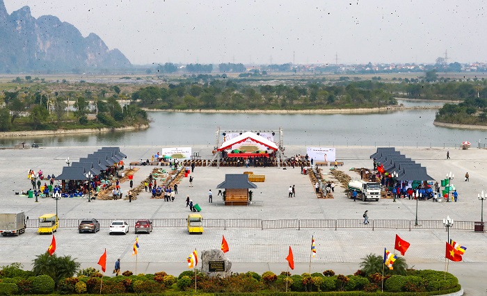 Ngày 7/1, Khu du lịch Tam Chúc cùng một số đơn vị khác thực hiện chương trình ý nghĩa này tại chùa Tam Chúc (tỉnh Hà Nam).